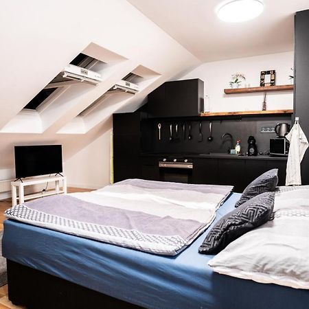 Appartamento Exclusive Apartman Prague Jecna Esterno foto
