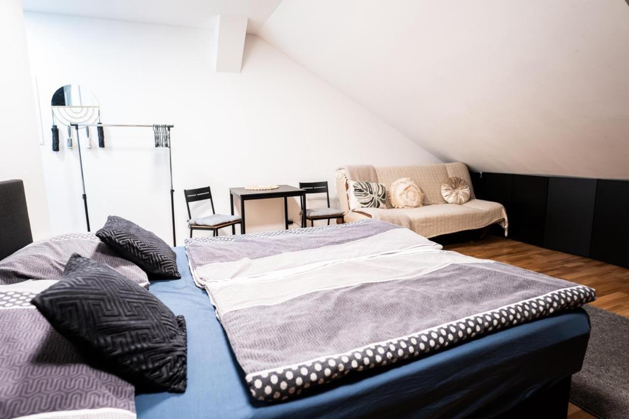 Appartamento Exclusive Apartman Prague Jecna Esterno foto