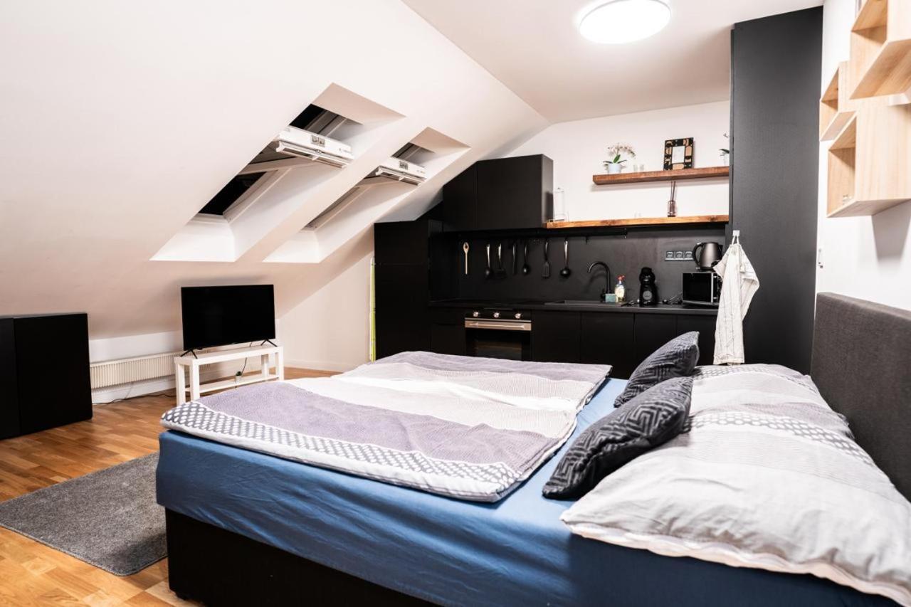 Appartamento Exclusive Apartman Prague Jecna Esterno foto